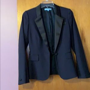 Black and blue stylish and fitted blazer